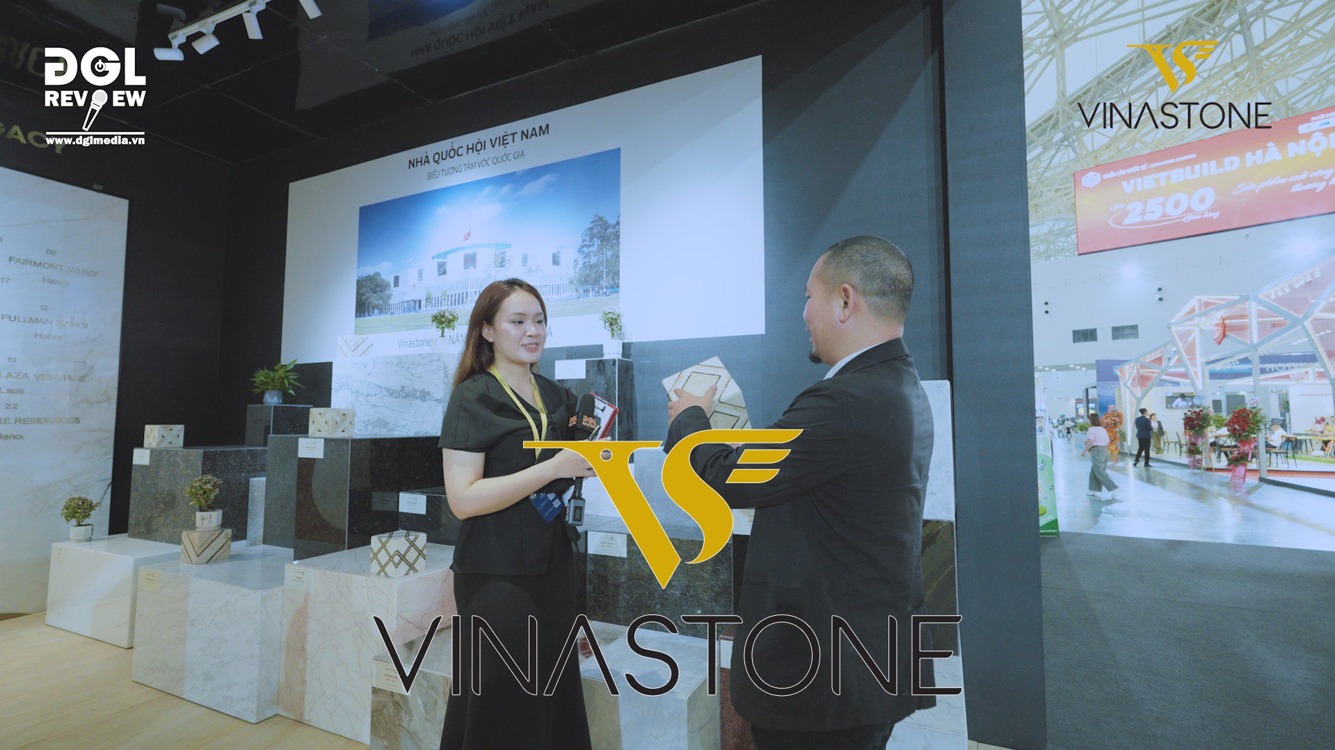 Tham quan gian hàng Vinastone tại triển lãm Vietbuild 2026